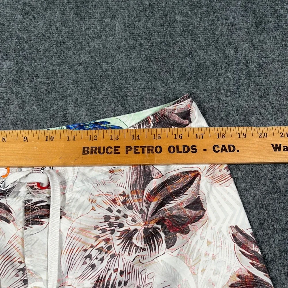 VTG Y2K Volcom Numero 2 Mod Board Shorts Mens 34 Floral Print‎ Swim Trunks White